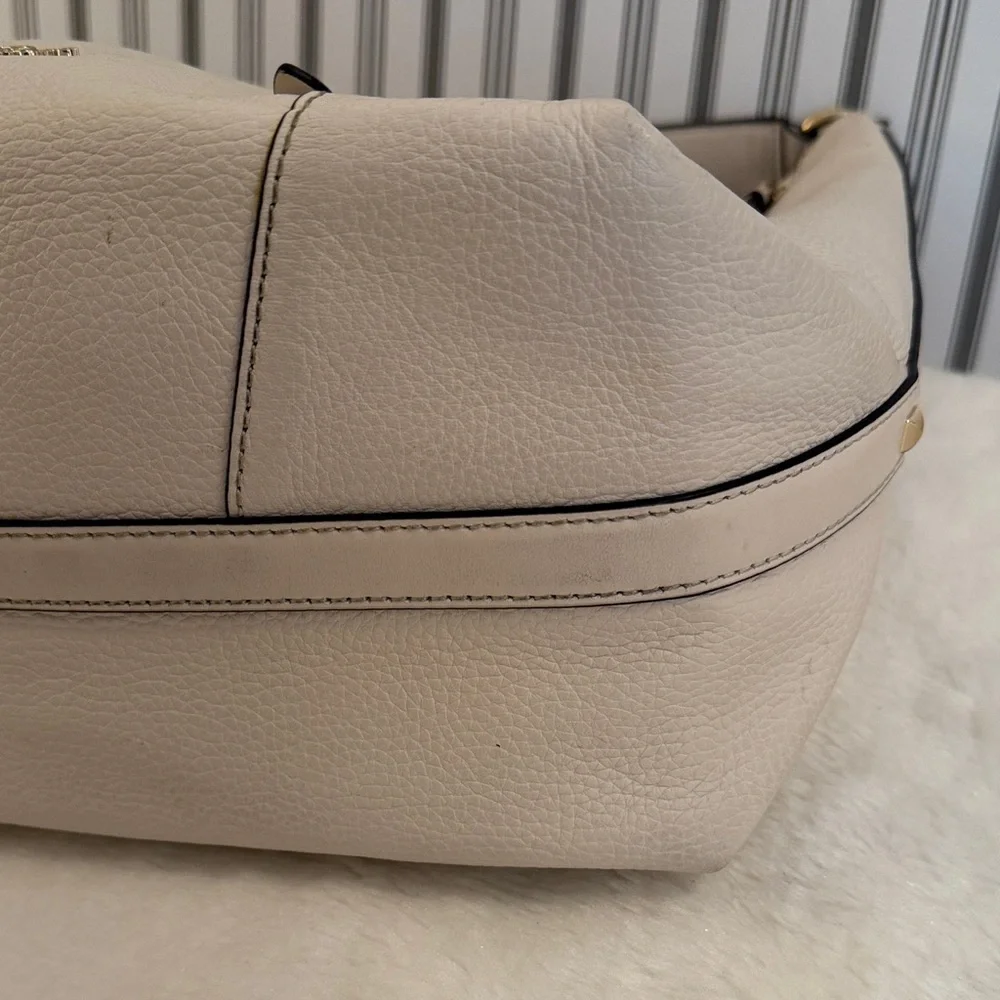 Michael Kors Brooklyn Cream Hobo Bag with Gold Accents w/Flaw*